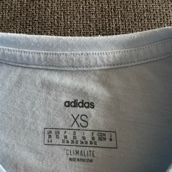 Adidas cropped tee - Picture 2 of 3